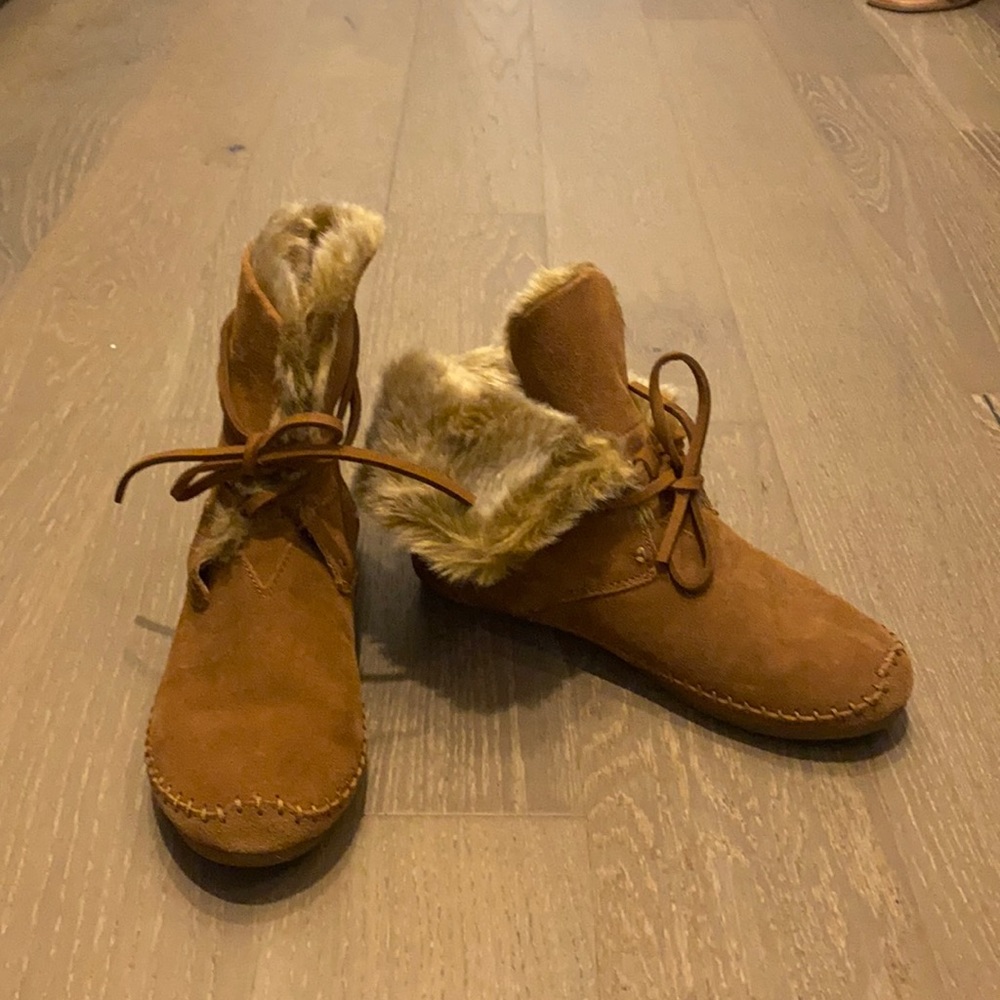 Toms Women’s Suede Faux Fur Lined Boots Size 7